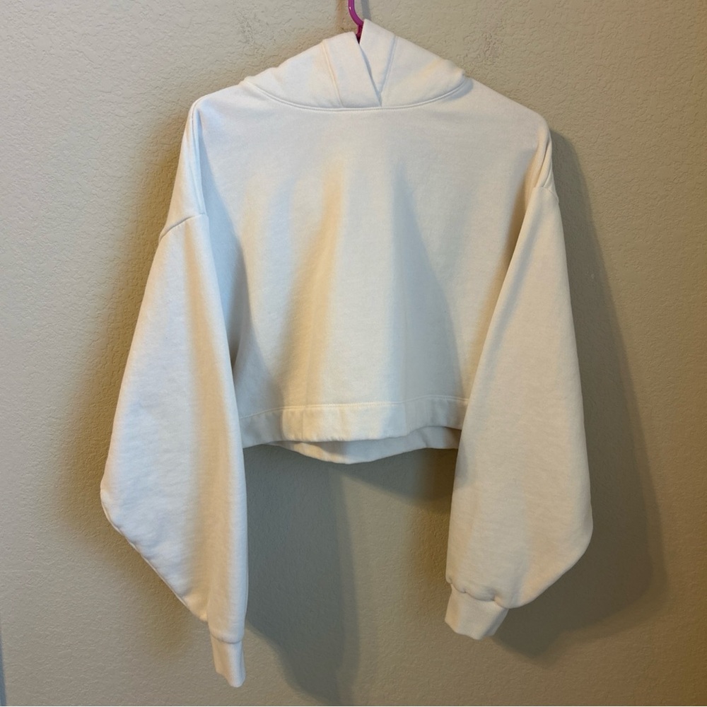Alo Yoga Bae Hoodie Sweatshirt Cropped Ivory Women’s Sz Small Pullover Athletic - Picture 4 of 8